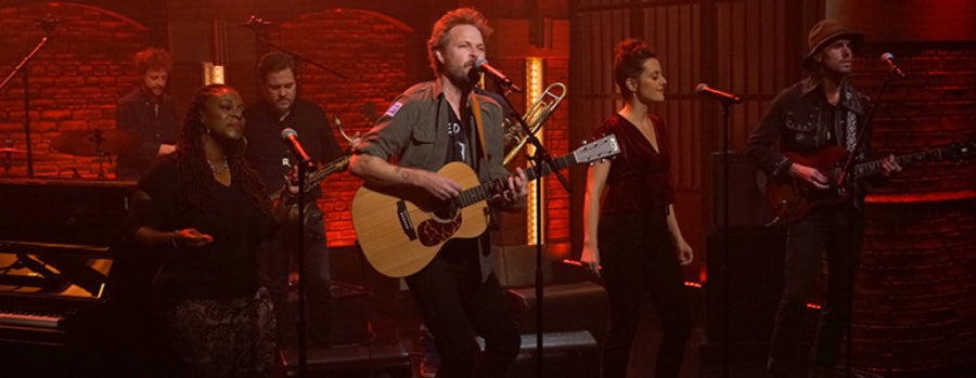 Watch a 10-piece Hiss Golden Messenger perform “Domino (Time Will Tell)” on Seth Meyers