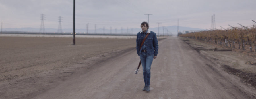 William Tyler soundtracks a Bakersfield line dance in “Fail Safe” music video